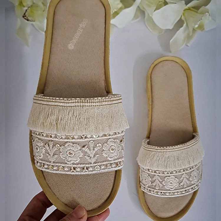 صندل نواردوزی شده